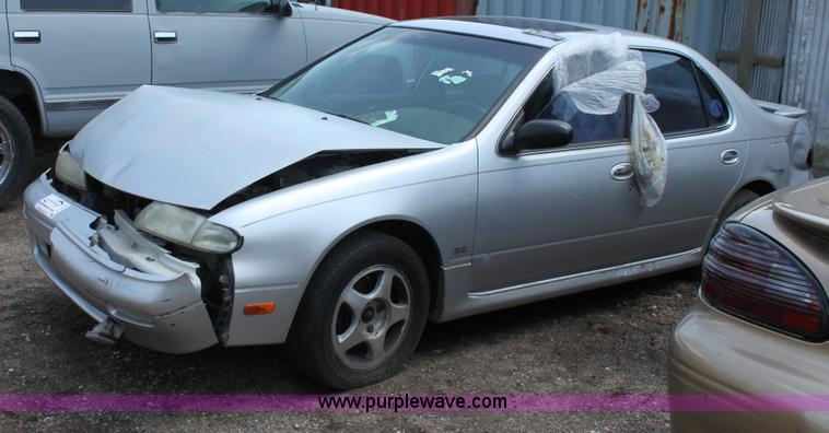 image for item D7922 1994 Nissan Altima