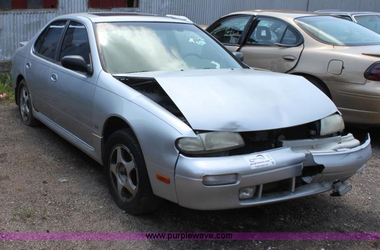 image for item D7922 1994 Nissan Altima