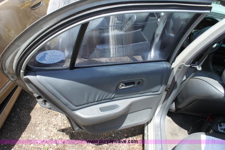 image for item D7922 1994 Nissan Altima