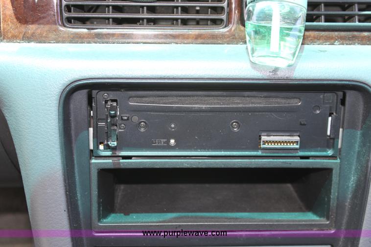 image for item D7922 1994 Nissan Altima