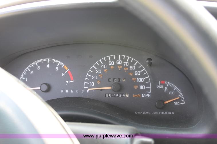 image for item D7925 2002 Pontiac Grand Prix