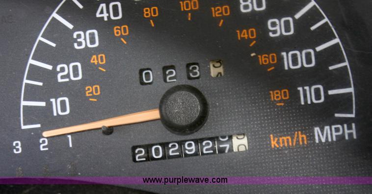 image for item D7925 2002 Pontiac Grand Prix