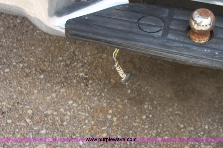 image for item D7928 1995 GMC Suburban SUV