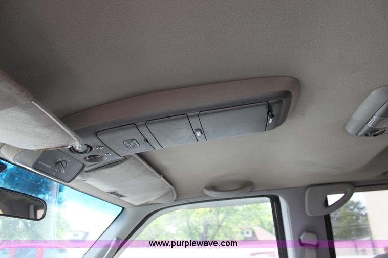 image for item D7928 1995 GMC Suburban SUV