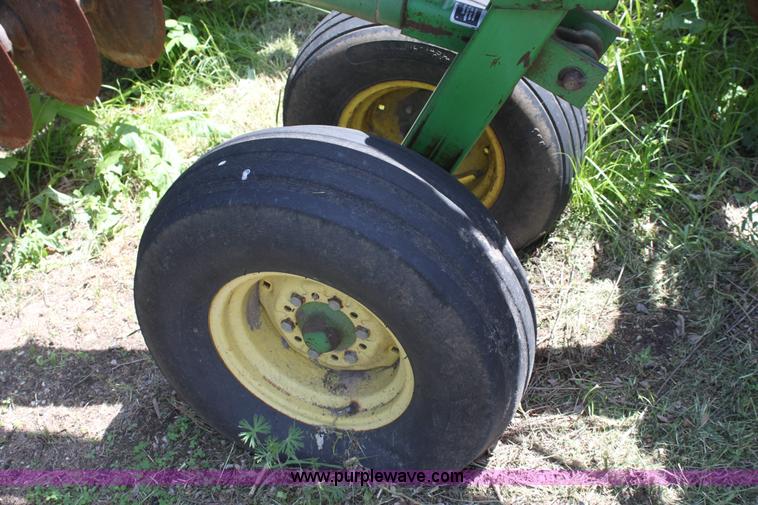 image for item A2703 John Deere 630 26' disk