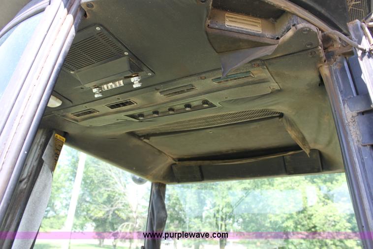 image for item A2712 John Deere 4240 tractor