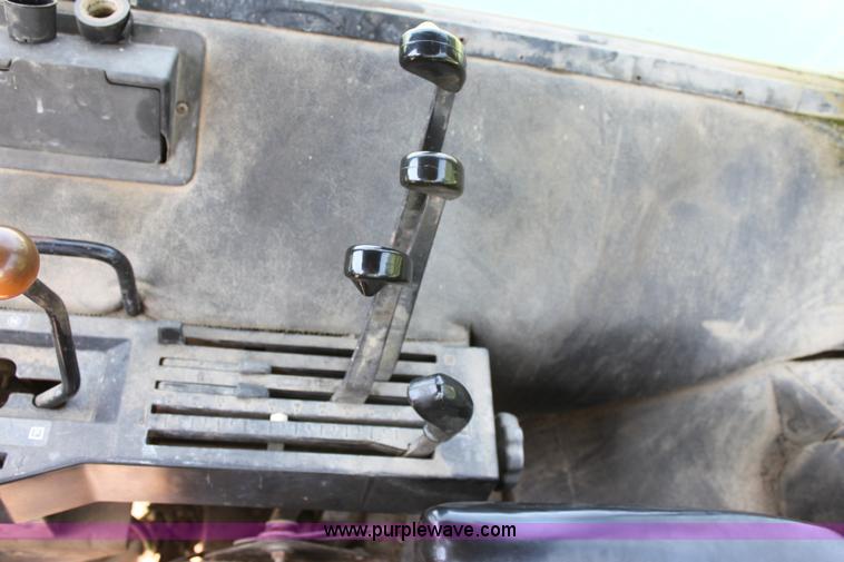 image for item A2712 John Deere 4240 tractor