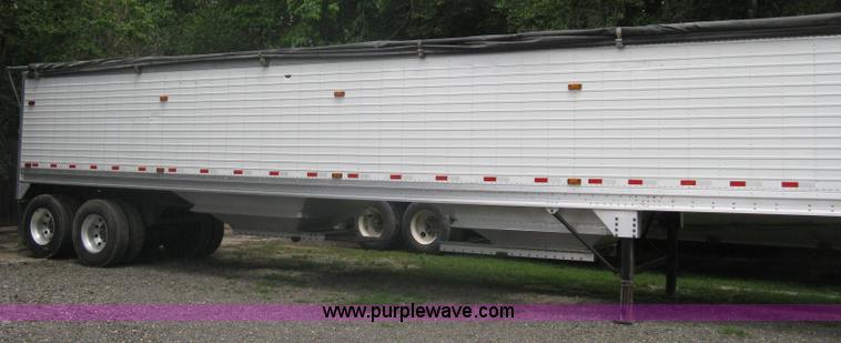 image for item A6372 2009 Stoughton grain trailer
