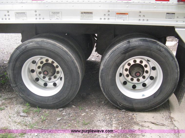 image for item A6372 2009 Stoughton grain trailer