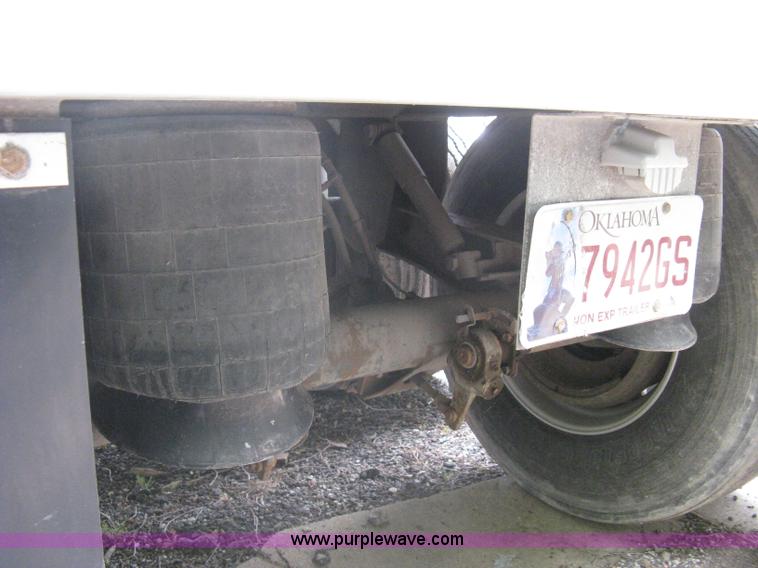 image for item A6372 2009 Stoughton grain trailer