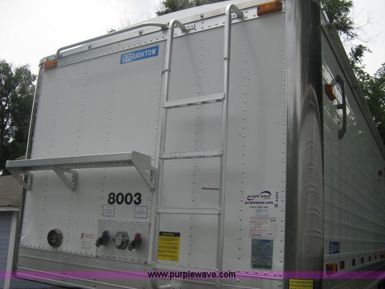 image for item A6372 2009 Stoughton grain trailer