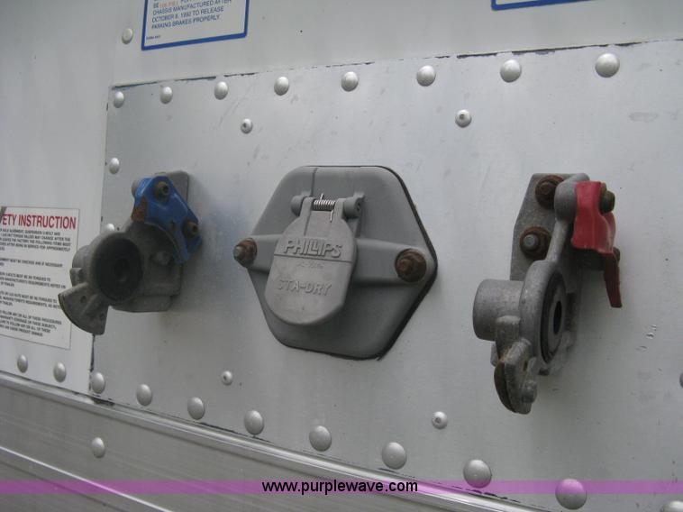 image for item A6372 2009 Stoughton grain trailer