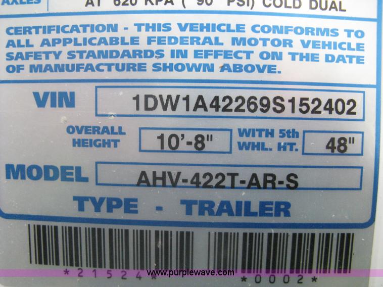 image for item A6372 2009 Stoughton grain trailer