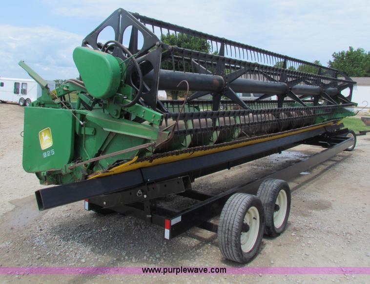 image for item B1284 1992 John Deere 925 flex platform header