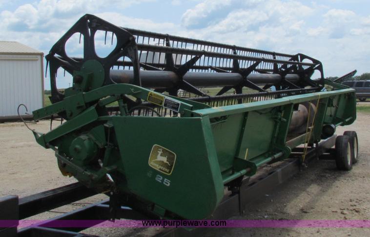 image for item B1284 1992 John Deere 925 flex platform header