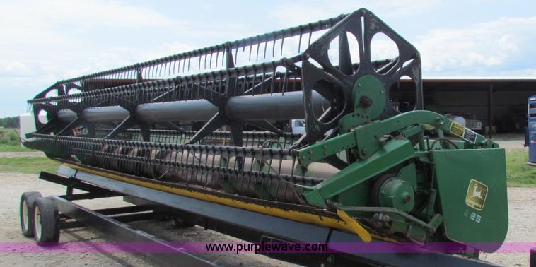 image for item B1284 1992 John Deere 925 flex platform header