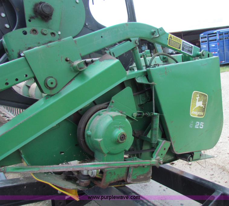 image for item B1284 1992 John Deere 925 flex platform header