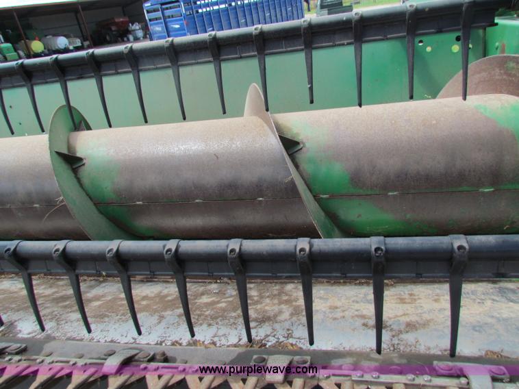 image for item B1284 1992 John Deere 925 flex platform header