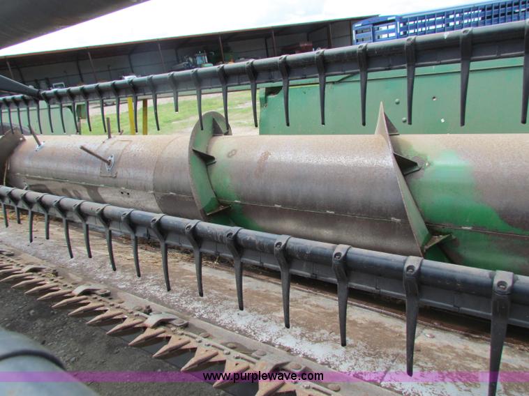 image for item B1284 1992 John Deere 925 flex platform header