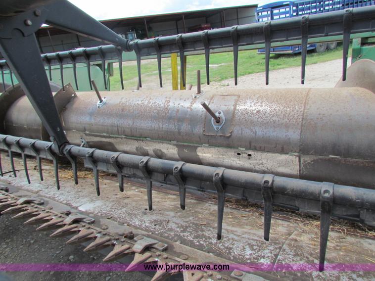 image for item B1284 1992 John Deere 925 flex platform header