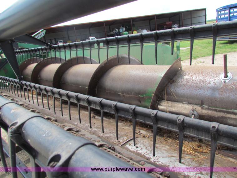 image for item B1284 1992 John Deere 925 flex platform header