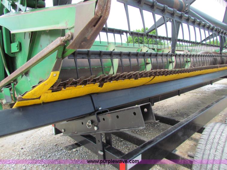 image for item B1284 1992 John Deere 925 flex platform header