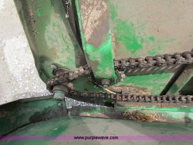 image for item B1284 1992 John Deere 925 flex platform header