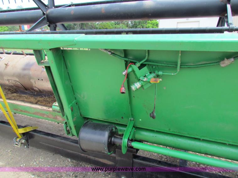 image for item B1284 1992 John Deere 925 flex platform header