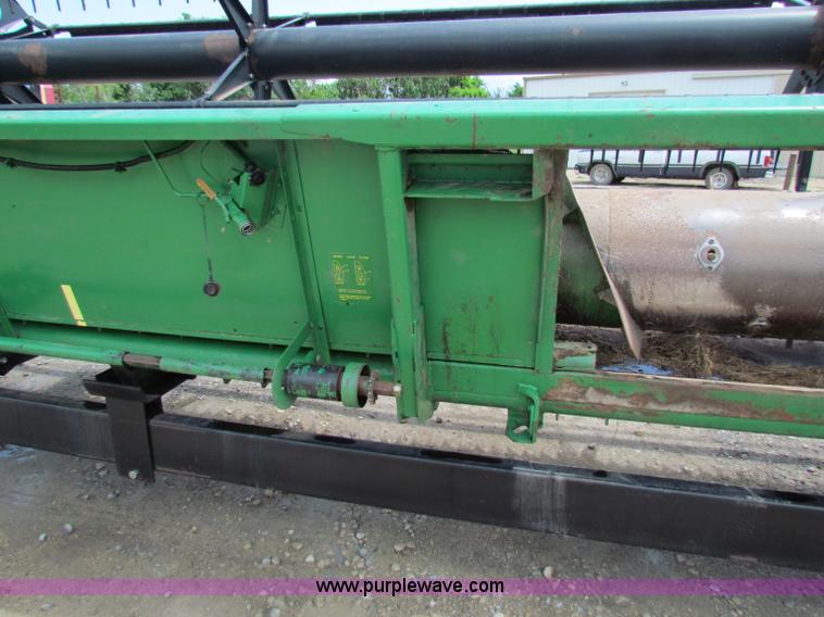 image for item B1284 1992 John Deere 925 flex platform header