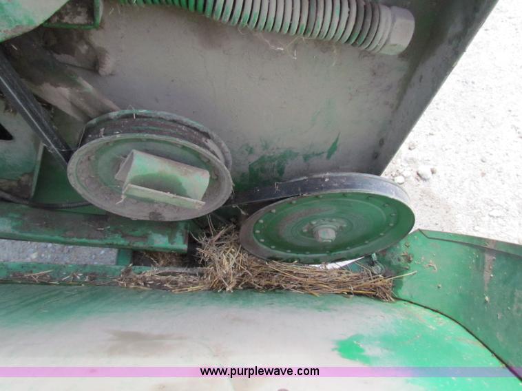 image for item B1284 1992 John Deere 925 flex platform header