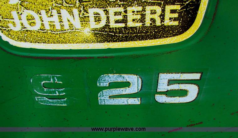 image for item B1284 1992 John Deere 925 flex platform header