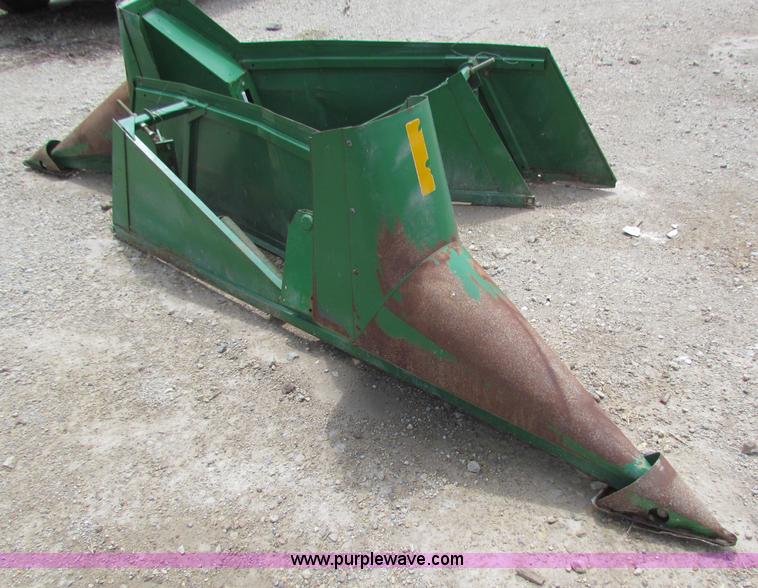 image for item B1284 1992 John Deere 925 flex platform header