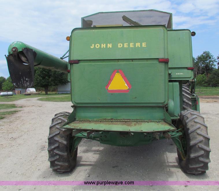 image for item B1286 John Deere 7700 combine