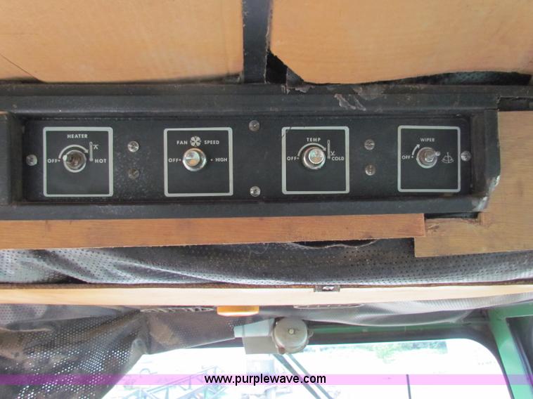 image for item B1286 John Deere 7700 combine