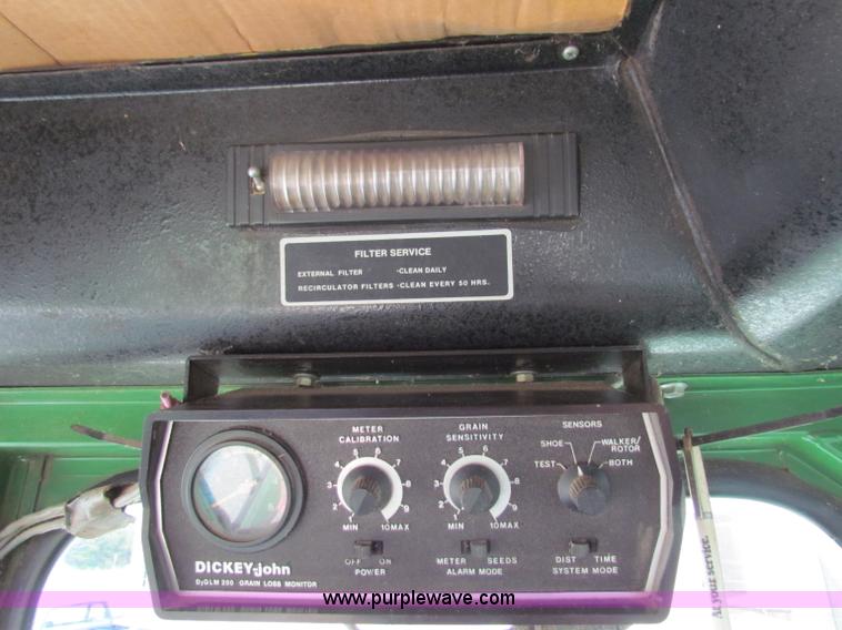 image for item B1286 John Deere 7700 combine