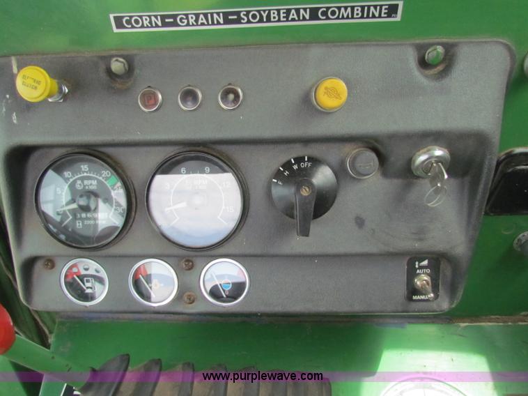 image for item B1286 John Deere 7700 combine