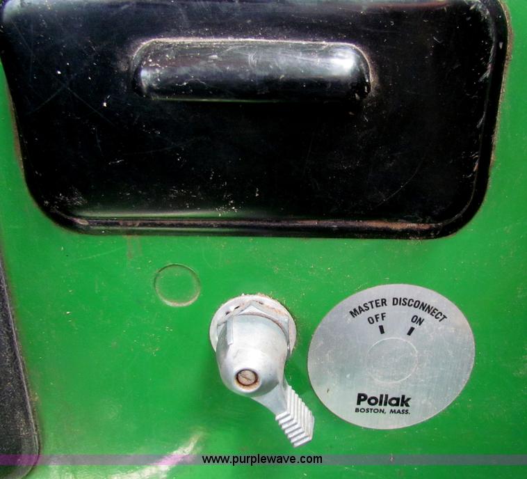 image for item B1286 John Deere 7700 combine