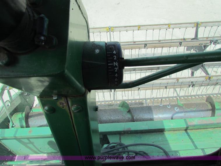 image for item B1286 John Deere 7700 combine