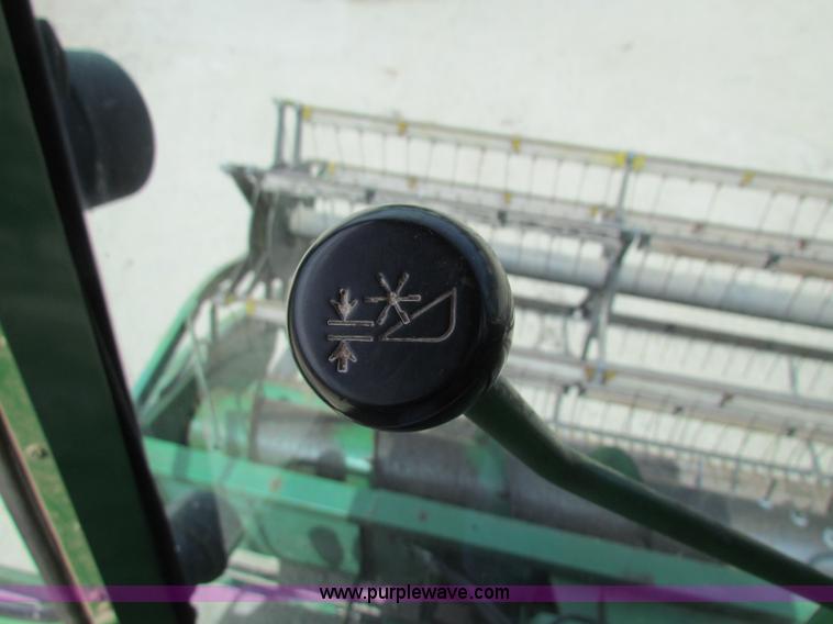 image for item B1286 John Deere 7700 combine