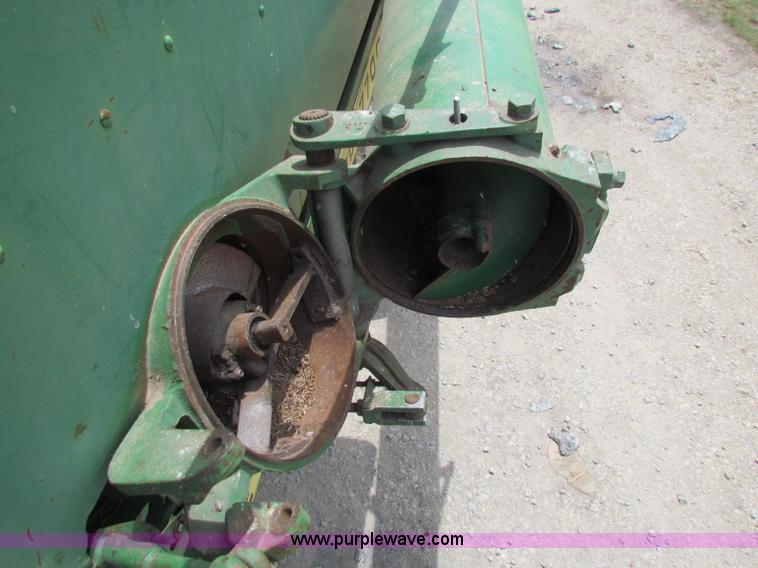 image for item B1286 John Deere 7700 combine
