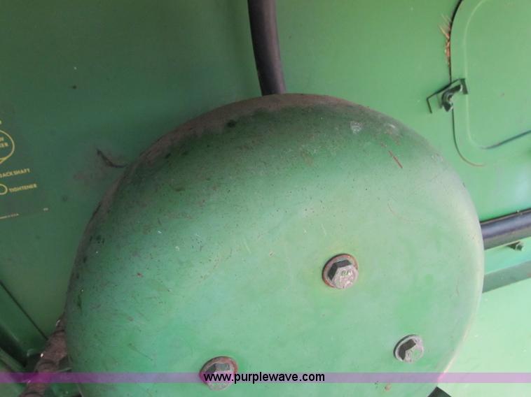 image for item B1286 John Deere 7700 combine