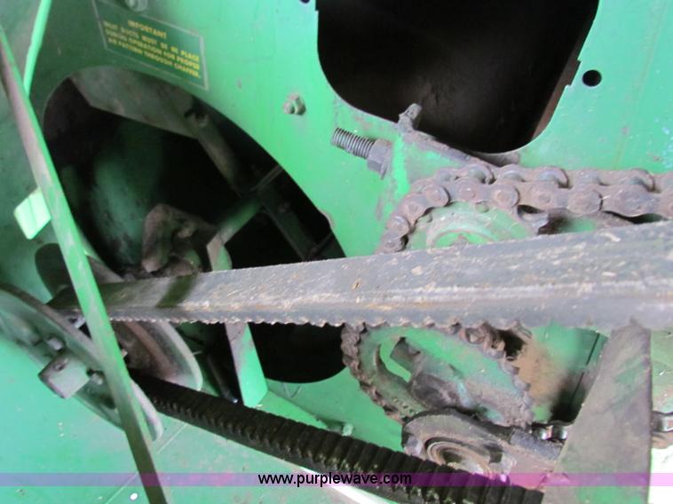 image for item B1286 John Deere 7700 combine