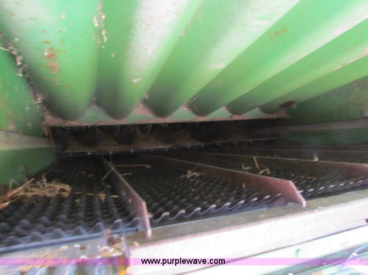 image for item B1286 John Deere 7700 combine