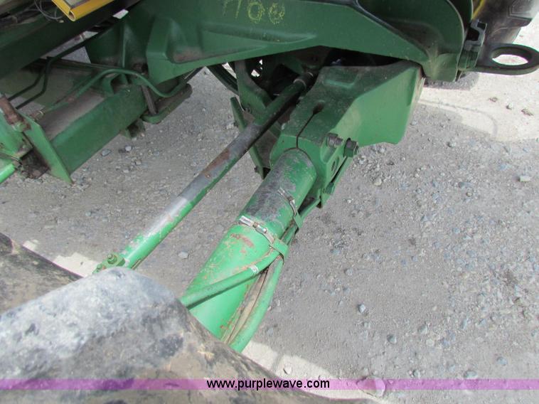 image for item B1286 John Deere 7700 combine