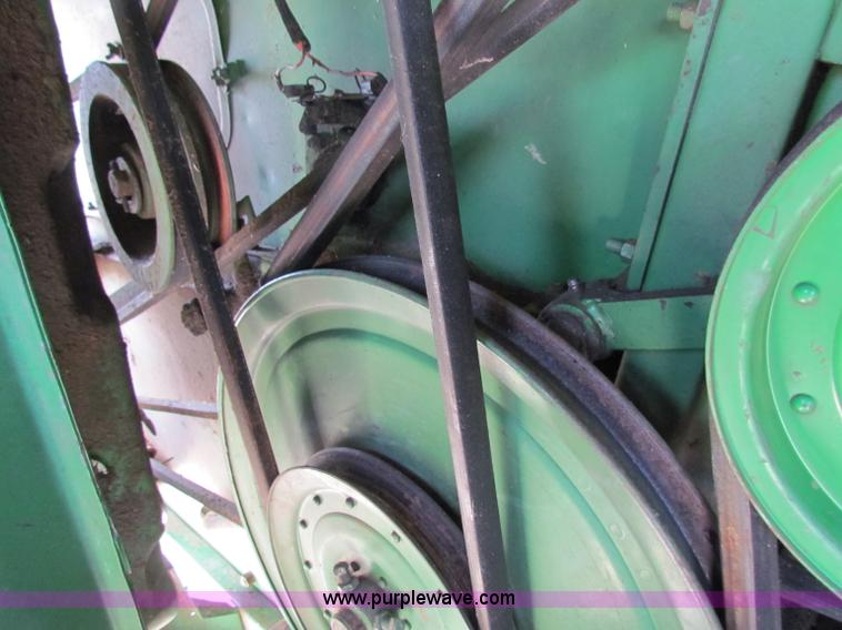 image for item B1286 John Deere 7700 combine