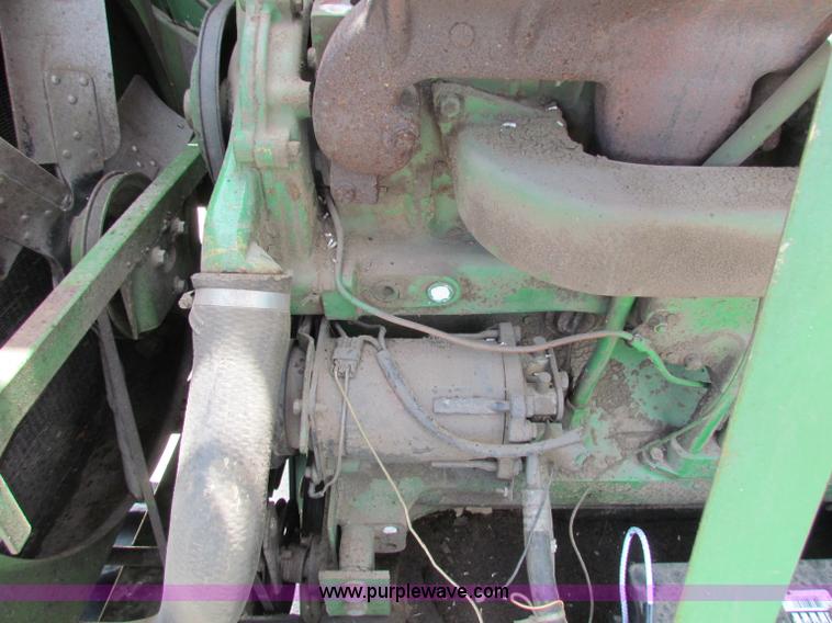 image for item B1286 John Deere 7700 combine