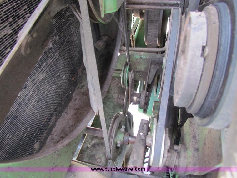 image for item B1286 John Deere 7700 combine