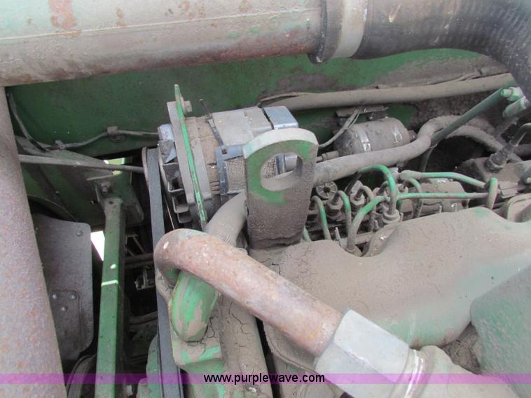 image for item B1286 John Deere 7700 combine