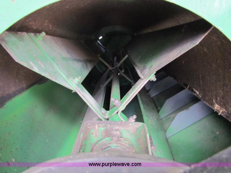 image for item B1286 John Deere 7700 combine