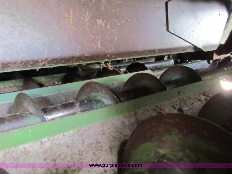 image for item B1286 John Deere 7700 combine